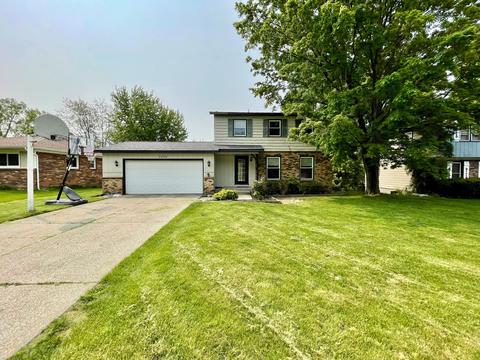 2250 Embro Dr SE, Kentwood, MI 49508