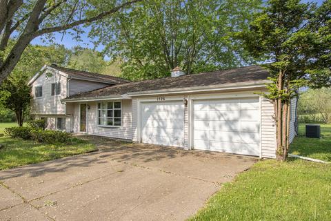 1526 Tam O Shanter Ln, Niles, MI 49120