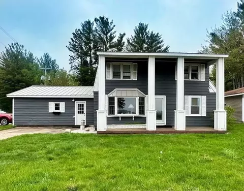 1303 Sunnyside Dr, Cadillac, MI 49601