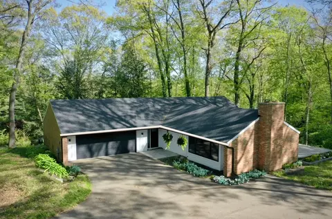 1600 Signal Point Dr, Niles, MI 49120