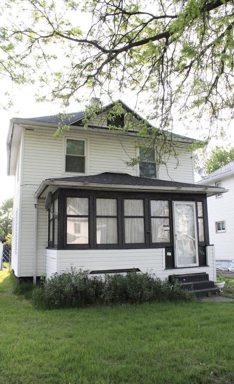 326 Bates St, Jackson, MI 49202 photo 2