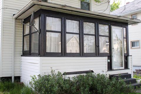 326 Bates St, Jackson, MI 49202 photo 3
