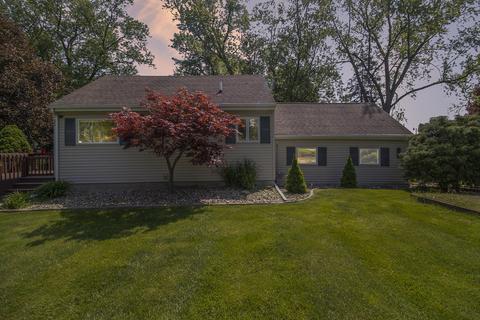 245 Kenneth St, Jackson, MI 49203