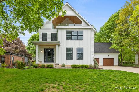 66 Baltimore Dr NE, Grand Rapids, MI 49503