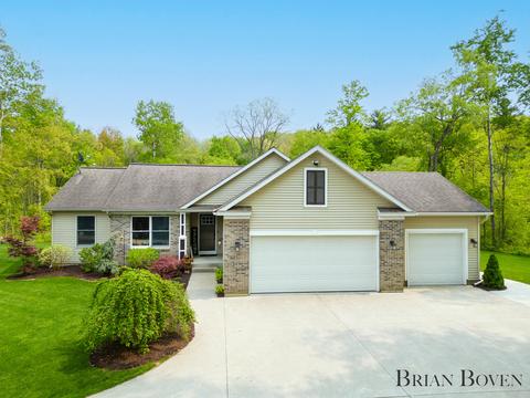 4820 Porter Hollow Dr NE, Rockford, MI 49341