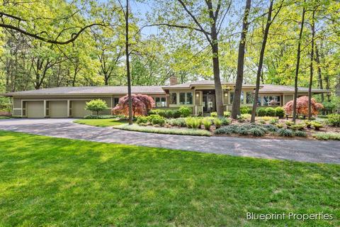 3360 Taliesin Trl, Grand Rapids, MI 49525
