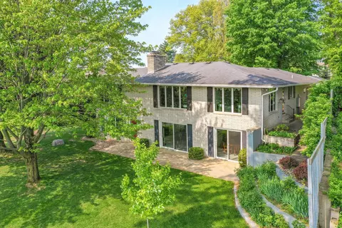 70117 Hilltop Dr, Union, MI 49130