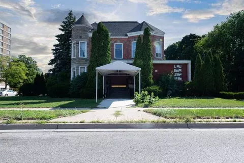 1102 Terrace St, Muskegon, MI 49442