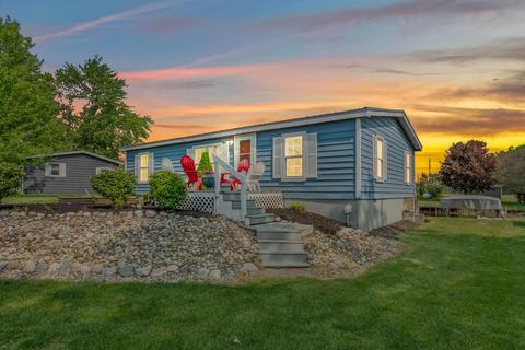 622 Kim Dr, Coldwater, MI 49036