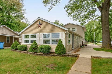 63112 W Fish Lake Rd, Sturgis, MI 49091