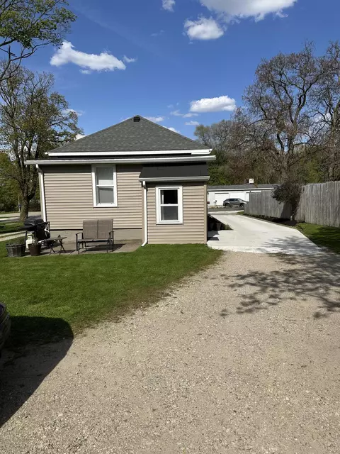 6853 Hammond Ave SE, Caledonia, MI 49316