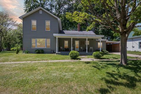 406 Berrien St, Buchanan, MI 49107