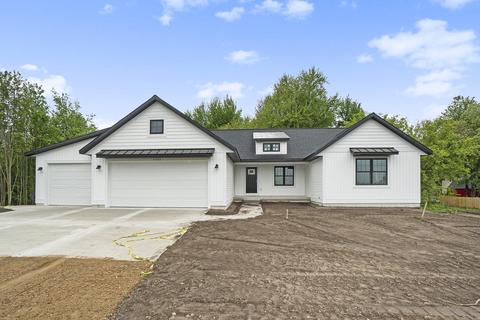7943 Harper Ln, Holland, MI 49424