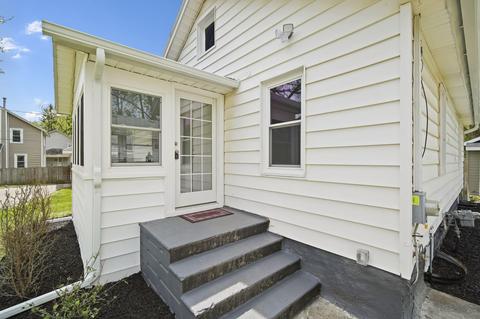 2118 Sunnyside Ct, Jackson, MI 49203 photo 2