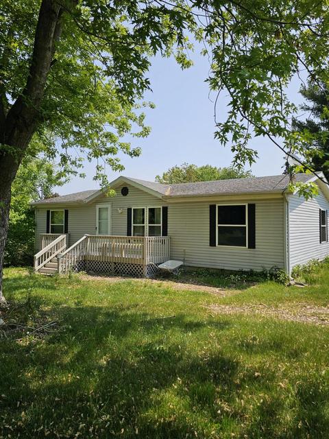 722 Roe St, Buchanan, MI 49107