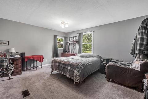 379 Bullis Rd, Gregory, MI 48137 photo 17