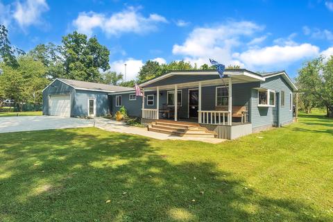 379 Bullis Rd, Gregory, MI 48137