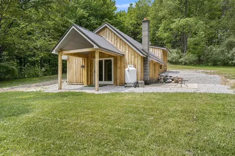 1704 E Jackson Rd, Hart, MI 49420