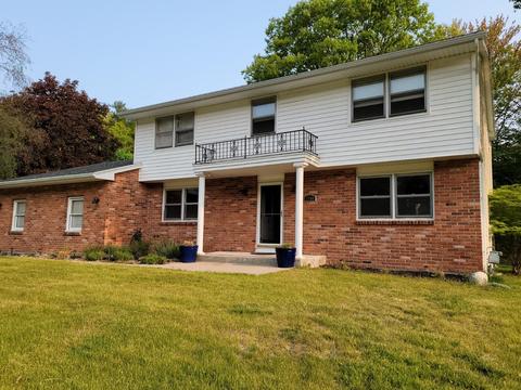 1900 Forest Park Rd, Norton Shores, MI 49441
