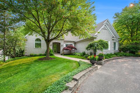 940 Bradford Greens Ct NE, Grand Rapids, MI 49525