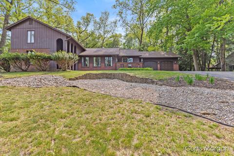 7326 Cascade Woods Dr SE, Grand Rapids, MI 49546