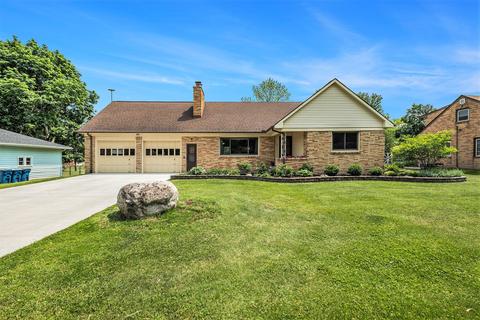 4140 Lester Dr NE, Grand Rapids, MI 49525