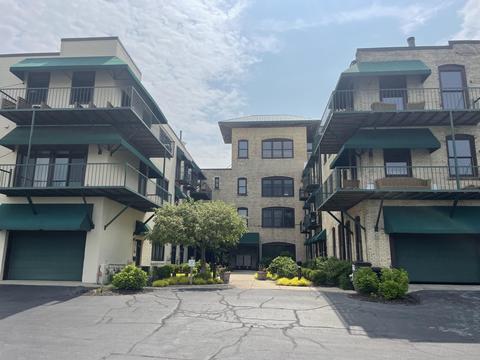 110 N Harbor Dr #109, Grand Haven, MI 49417