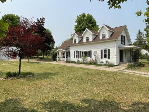 209 N Case St, Marion, MI 49665
