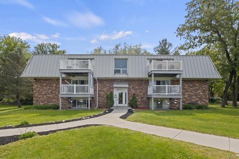 6716 Cascade Rd SE #D-7, Grand Rapids, MI 49546