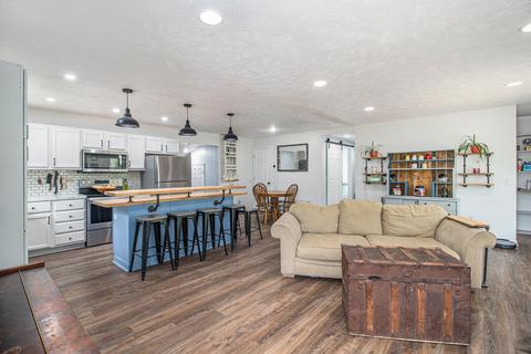 13734 S Elder Ave, Grant, MI 49327 photo 2