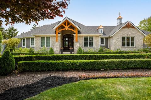 111 Kingsbury Dr, Brooklyn, MI 49230