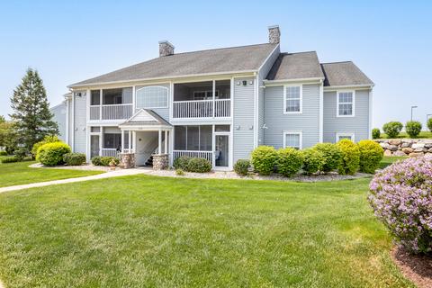 760 W Barrington Cir, Jackson, MI 49203