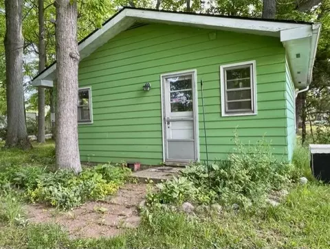 6137 Lake Rd, Osseo, MI 49266