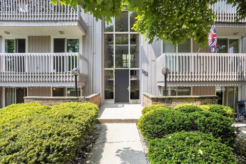 2603 Ridgecroft Dr SE #102, Grand Rapids, MI 49546