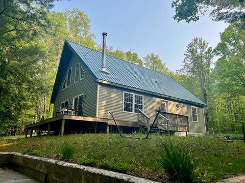 10072 E Sharel Dr, Luther, MI 49656