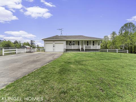 16064 Lincoln St, Grand Haven, MI 49417