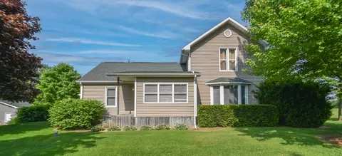 626 N Briggs Rd, Quincy, MI 49082