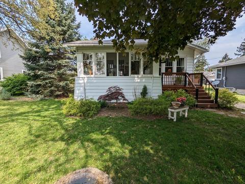 1824 Oak Ave, North Muskegon, MI 49445