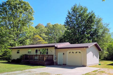 3180 S Wolf Lake Rd, Fruitport, MI 49415