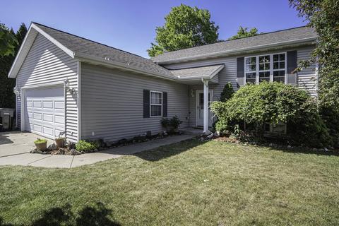 167 Depot Ln, Holland, MI 49424