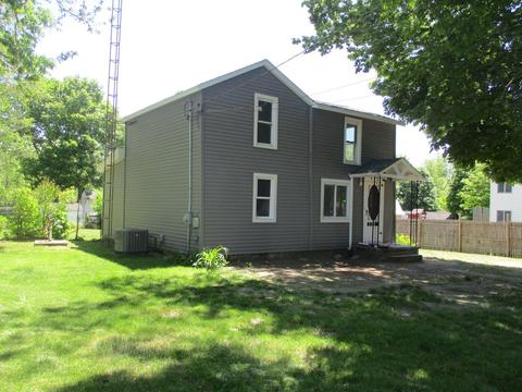 412 N Swan St, Colon, MI 49040