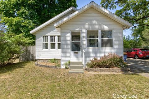 1527 Matilda St NE, Grand Rapids, MI 49503