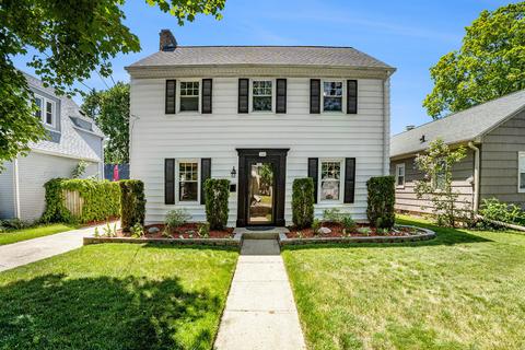 743 Carlton Blvd, Jackson, MI 49203