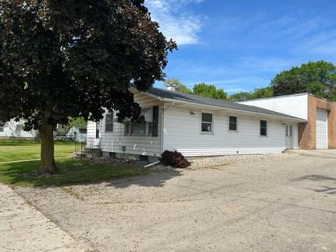 302 E Lincoln Ave, Ionia, MI 48846