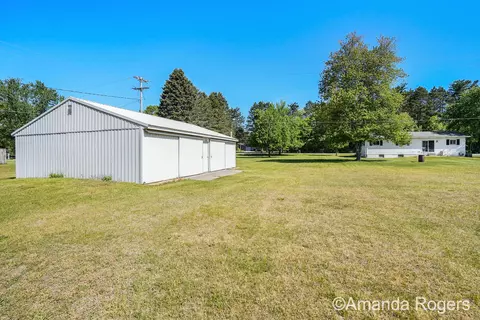 11929 W Wise Rd, Greenville, MI 48838