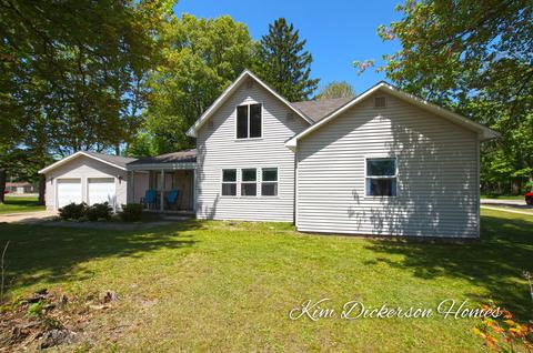 1124 S Division St, Whitehall, MI 49461
