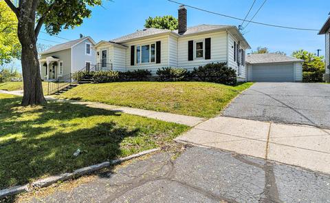 157 Lincoln St, Manistee, MI 49660