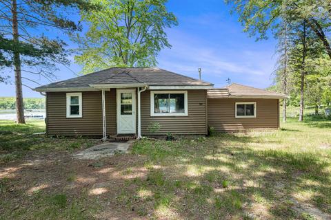 3945 W Cleveland Dr, Bitely, MI 49309