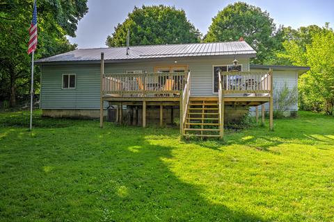 58897 Pine Trail Trl, Three Rivers, MI 49093