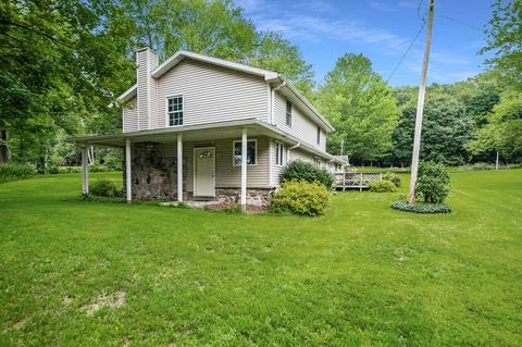 8580 N Riverview Dr, Kalamazoo, MI 49004